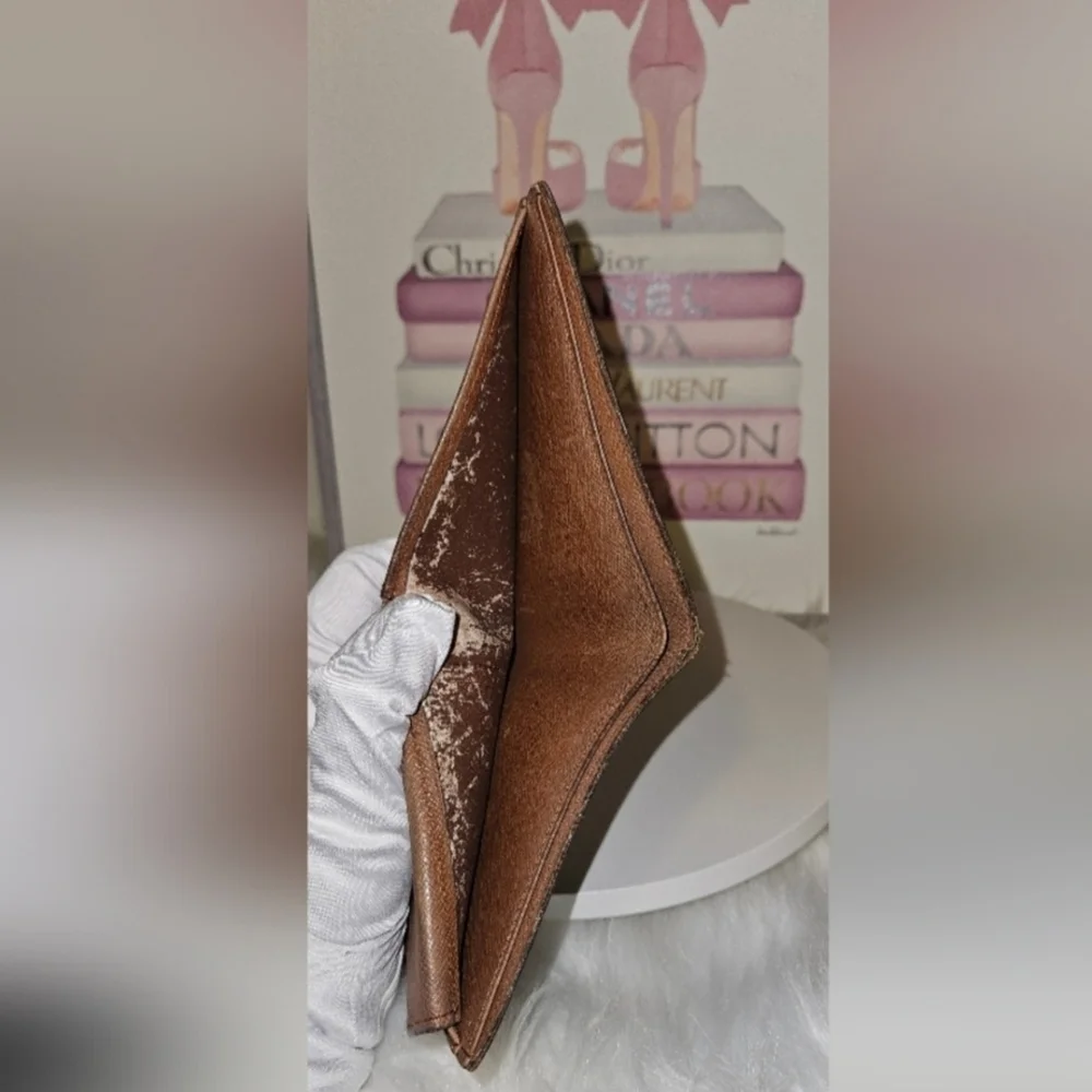 Louis Vuitton Monogram Wallet - Picture 6 of 8